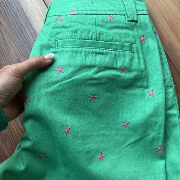 L.L. Bean green cotton shorts with pink starfish size 10 - Picture 2 of 4